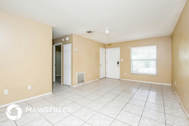 Photo - 402 W 17th St