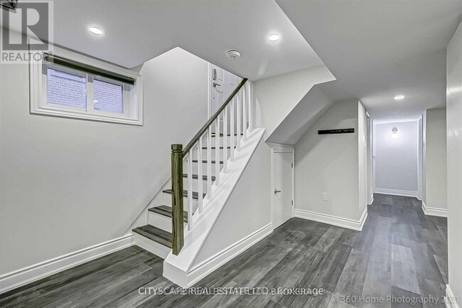 Photo - 176 Wellesworth Dr