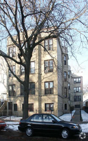 Photo - 3706-3710 N Marshfield Ave Apartments