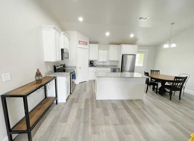 Photo - Cozy 4bd 2ba near Choctaw Casino