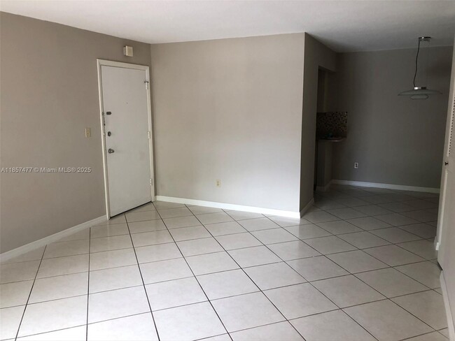 Photo - 10748 N Kendall Dr Unit N-19