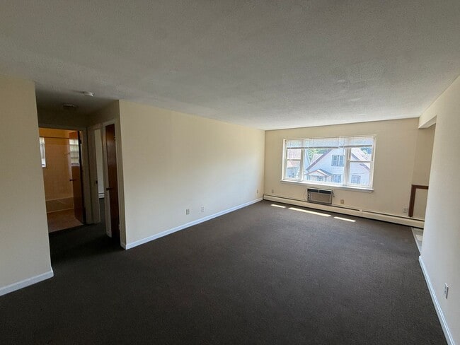 Building Photo - 44 Barnard St Unit BA 44 / D-3