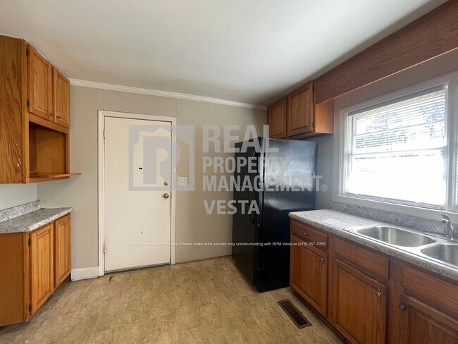 Photo - 2910 Reynolds Dr