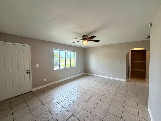 Photo - Updated 2 Bed / 1 Bath Duplex with Screened Lanai