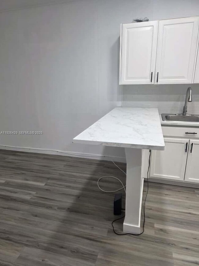 Photo - 23 Miami Gardens Rd Unit 3