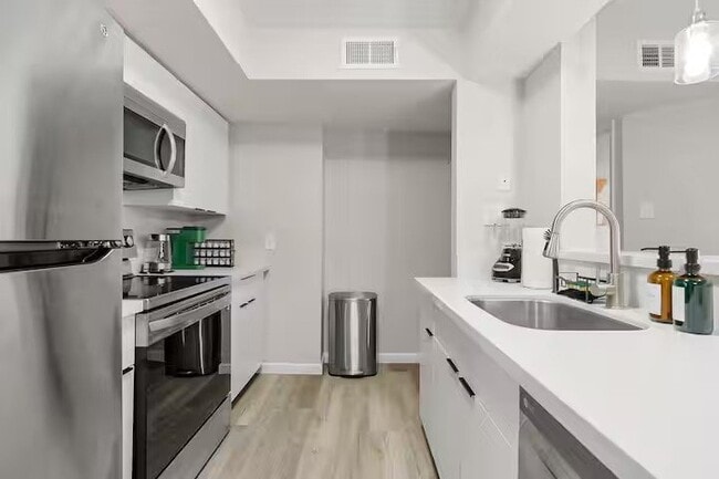 Photo - 610 E Gilbert Dr Unit 224