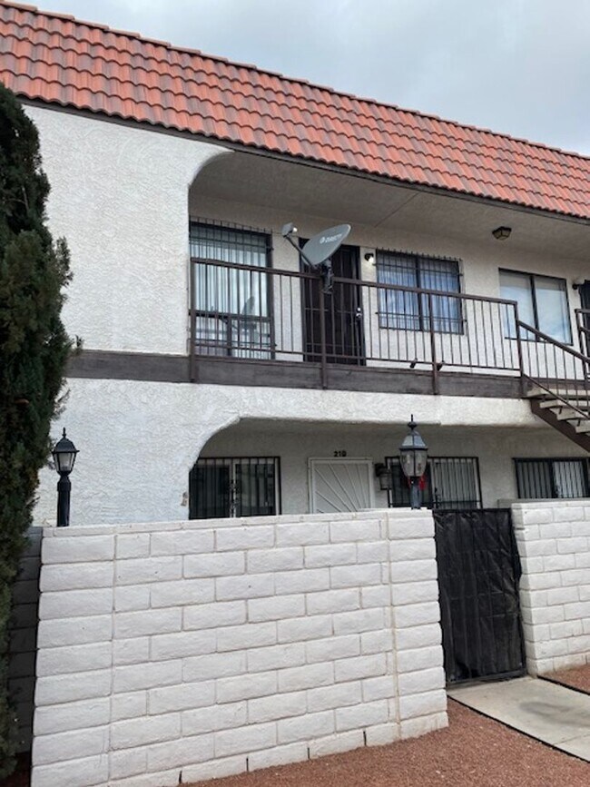 Photo - Craigmont Villas- 1 Bedroom Condo!!