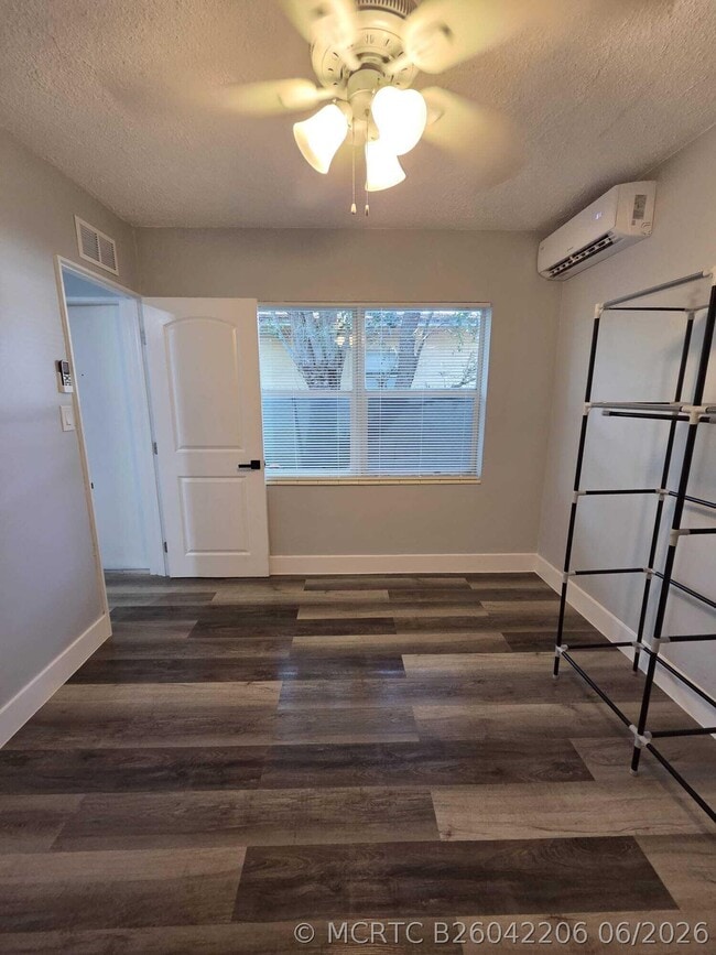 Building Photo - 1501 N Andrews Ave Unit 3