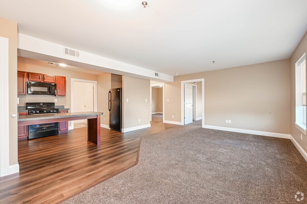 2 BR, 1 BA