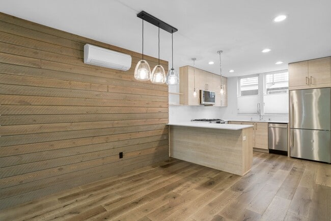 Photo - Modern Beacon Hill Townhouse Available for Rent!