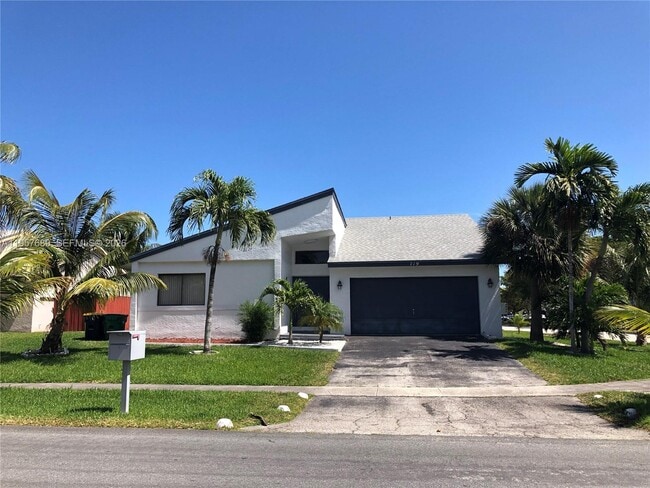 Building Photo - 719 SE 3rd Ave