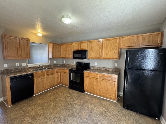 Photo - 302 Streamwood Dr