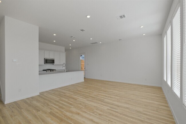 Photo - 5562 Amber Brook Ln