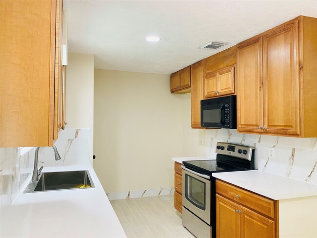 Photo - 13447 Greenway Dr