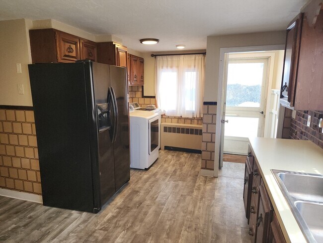 Photo - 586 Franklin St Unit 1