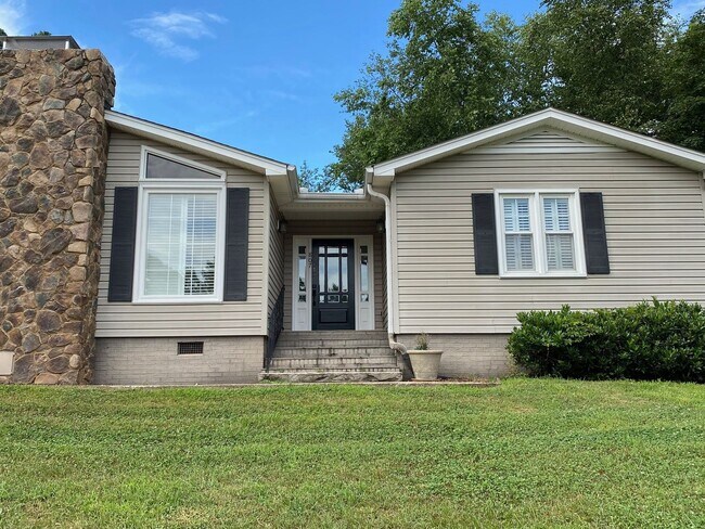 Photo - A little slice of paradise within minutes to downtown Greenviille