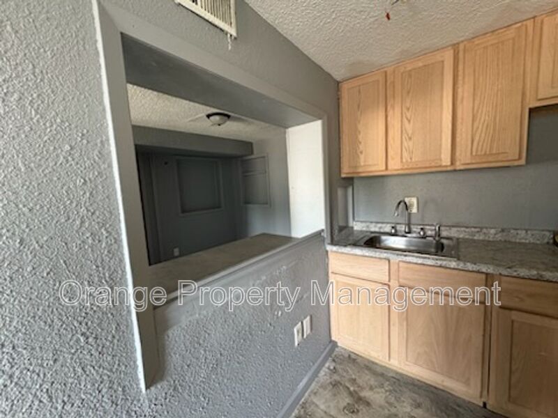 Photo - 4108 Cuming St Unidad 1