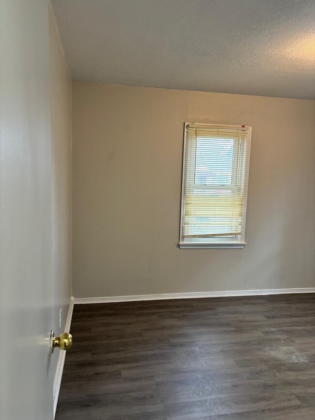 Photo - 209 E Edgar Ave