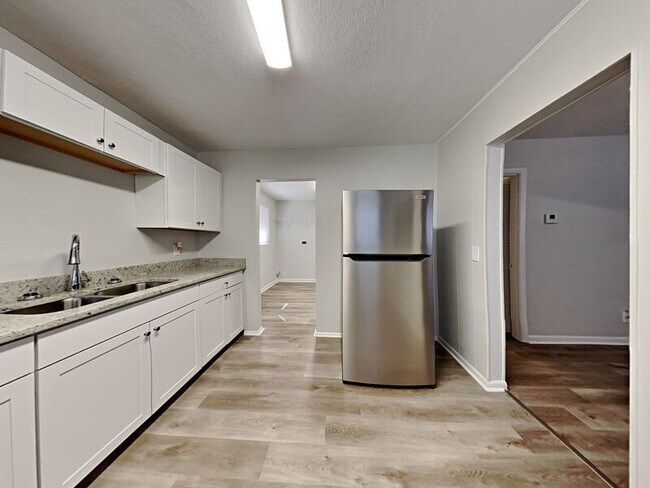 Photo - 6958 Christopher Robin Dr