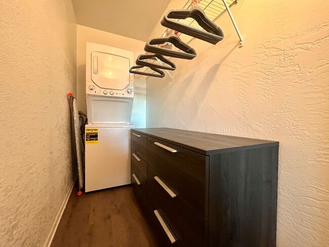 Photo - Raven at Bay Pines