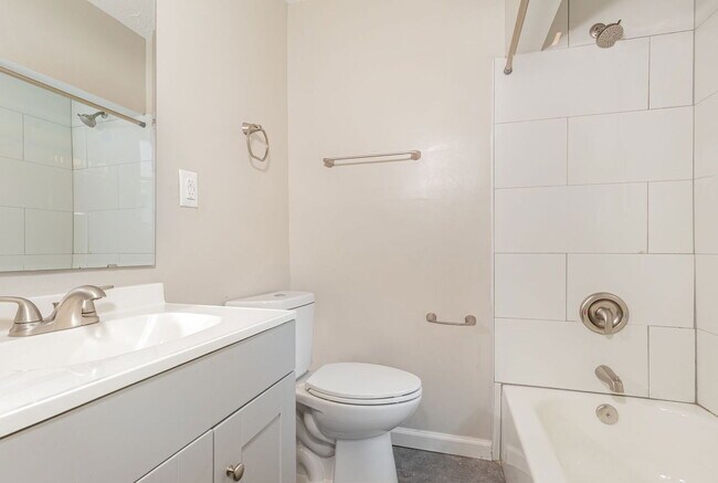 Photo - 4220 Webster Ave Unit 5