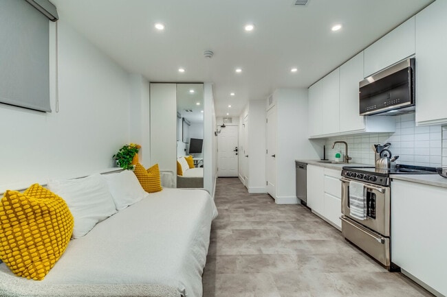 Building Photo - 115 Manning Ave Unit ID1054576P