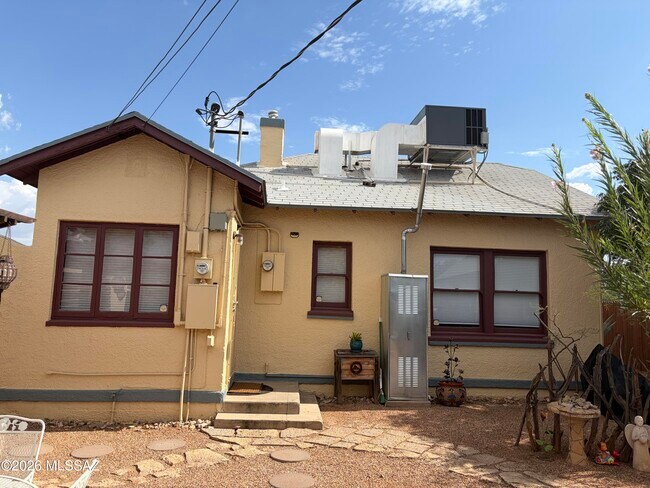 Photo - 1031 E Grant Rd