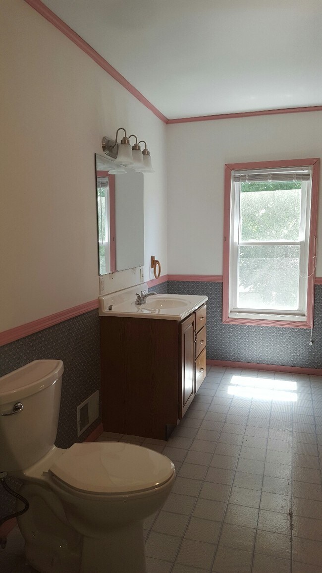 Photo - 1721 W 16th St