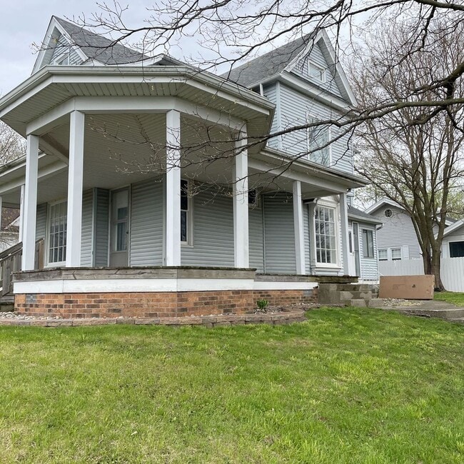Small Town home ready for lease! - Small Town home ready for lease!