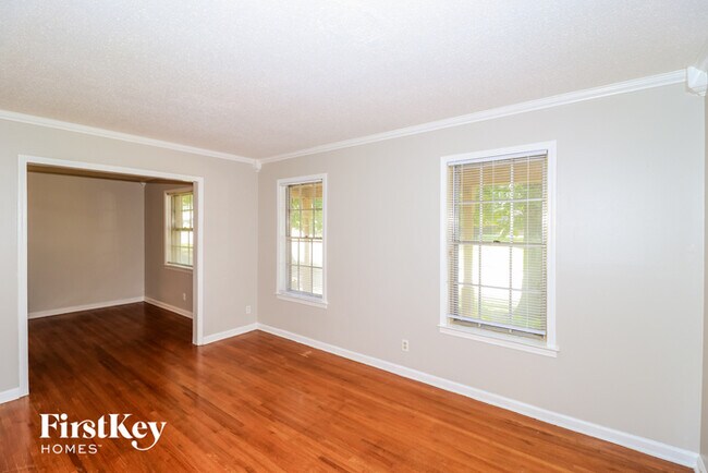 Photo - 3102 Kenneth St