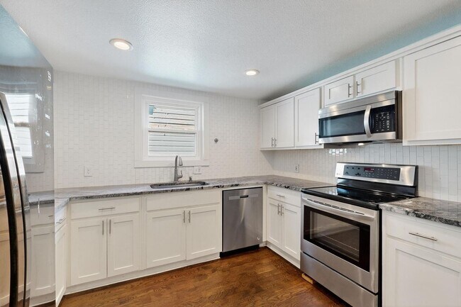 Photo - 8919 San Fernando Way