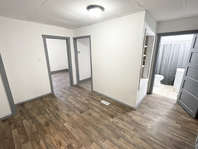 Photo - 4 Bedroom Home with garage/workshop combo (has electricity)