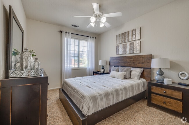 2BR, 2BA - 975SF - Bedroom