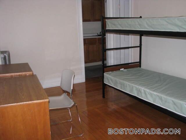 Photo - 136 Hemenway St Unidad 22