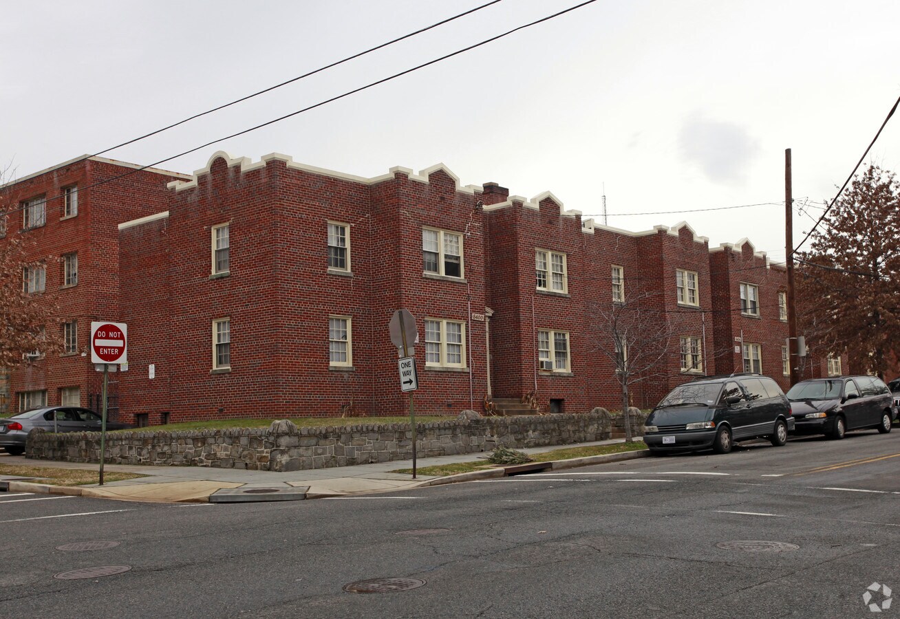 Photo - 5400-5408 5th St NW