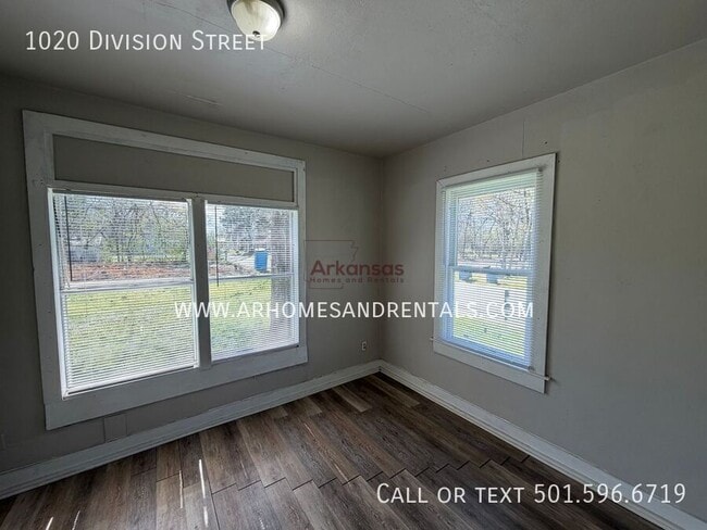 Photo - 1020 Division St