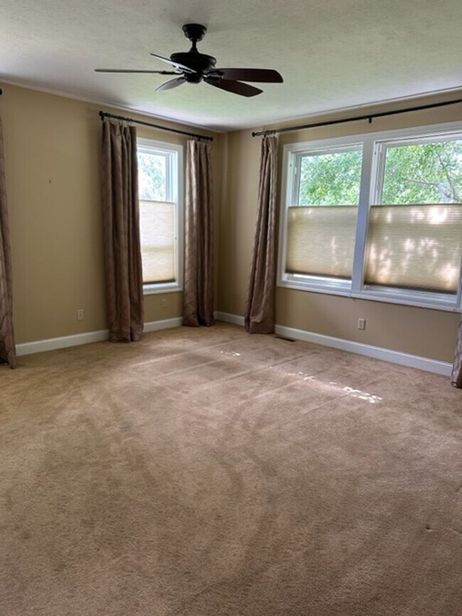 Great shorter lease opportunity in a Beaut... Rental For Rent in