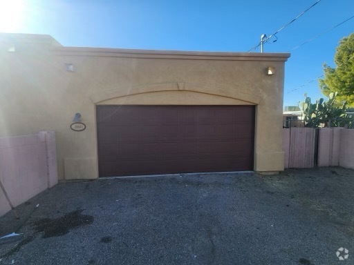 Building Photo - 3041 N Euclid Ave Rental