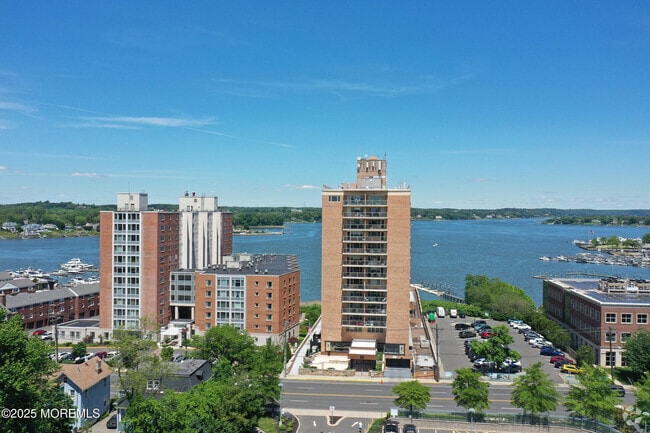 Building Photo - 28 Riverside Ave Unit 2G Rental