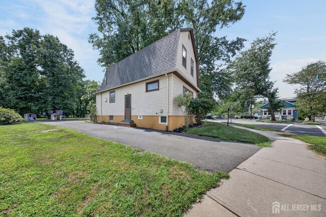 1871 W 4th St