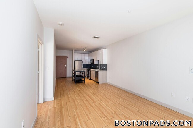 Photo - 320 D St Unidad 123