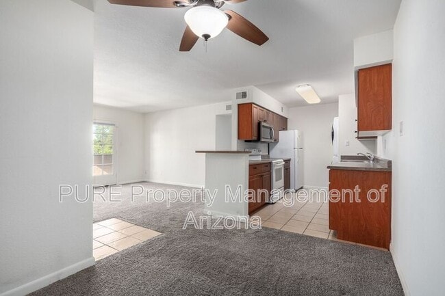 Building Photo - 5995 N 78th St Unit #2098