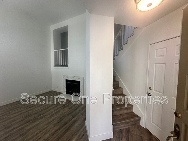 Photo - 674 Warwick Ave