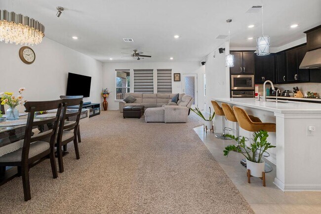 Photo - 232 Barton Oak Trl