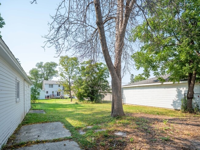 Photo - 1229 7th Ave SE