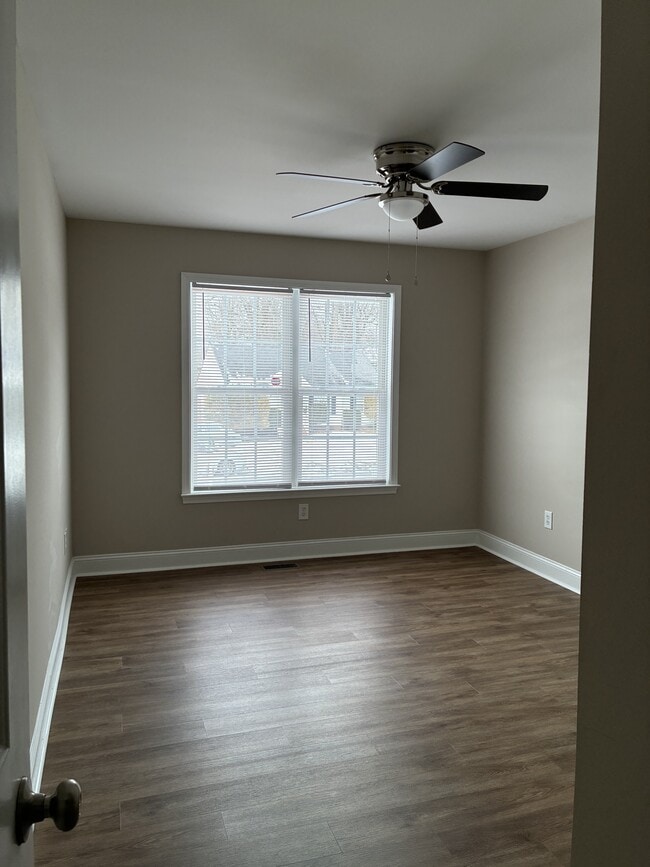 Photo - 231 Summerpine Pl