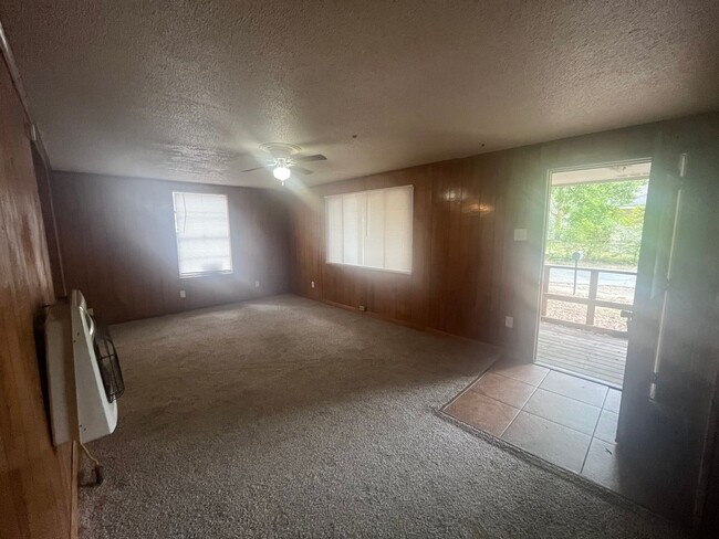 Photo - Spacious 2 Bed 1 Bath Home for rent in Jacksonville