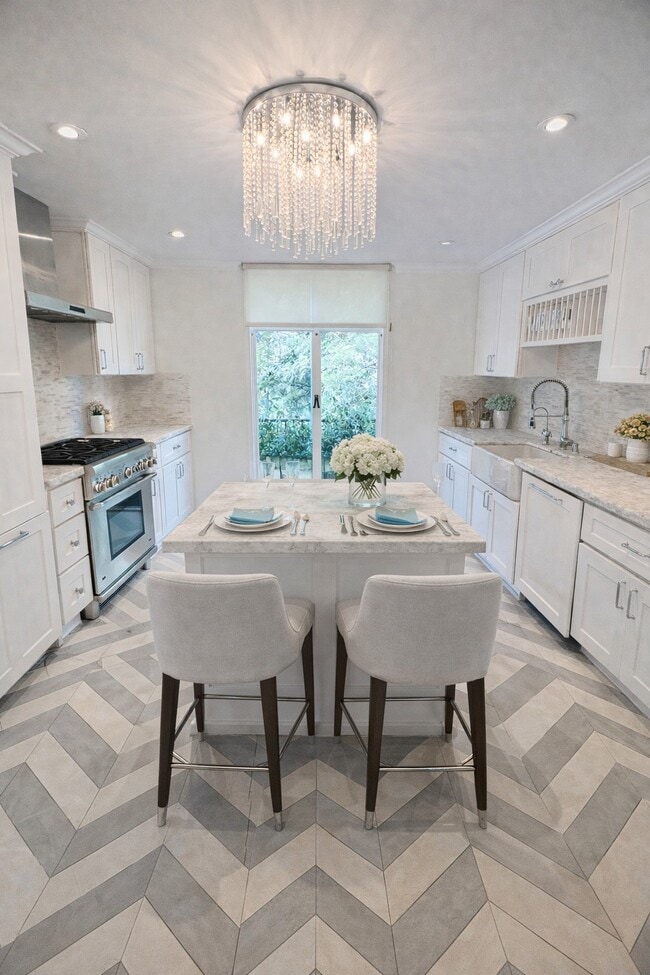 Photo - 936 Chantilly Rd