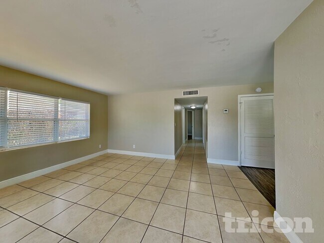808 Agnes Dr