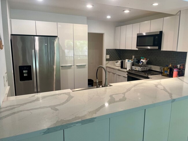 Photo - Modern Coastal Oasis: 1 Bedroom, 1 Bath All-Inclusive Retreat in Hawaii Kai